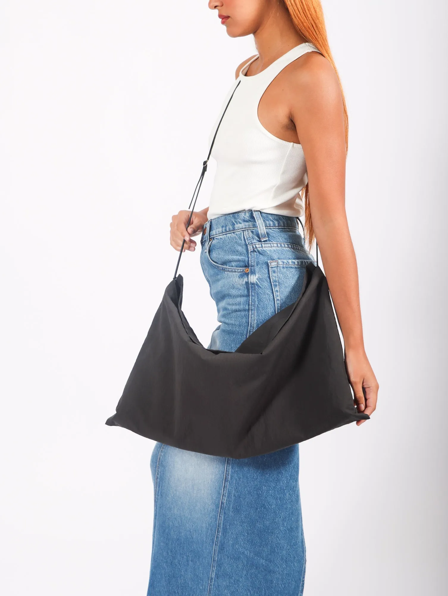 Sumi Shoulder Bag in Black by Ruohan